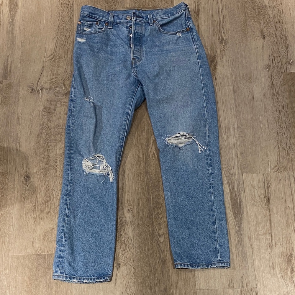 Levi's Straight Leg Jeans in Distressed Blue Denim
